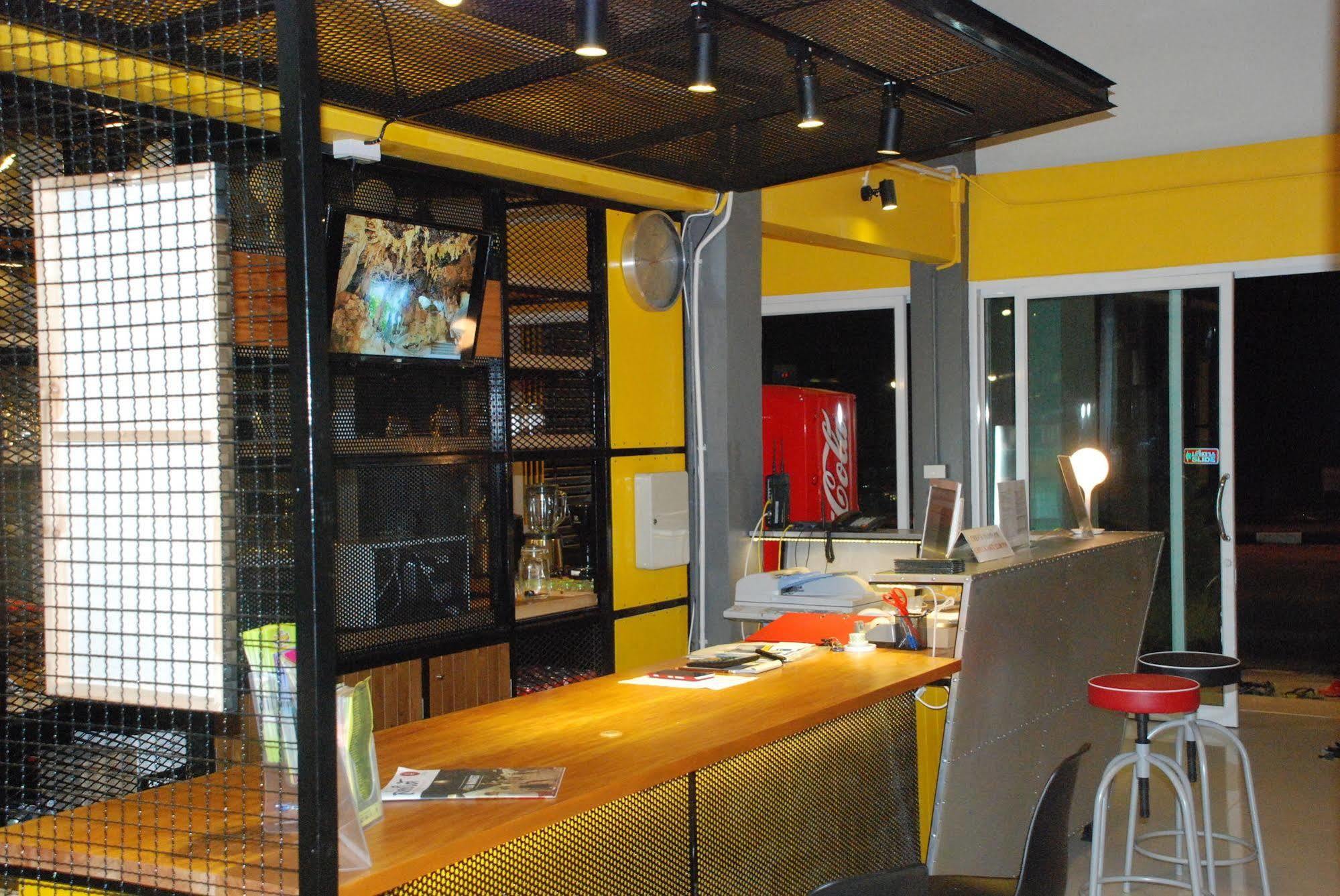 Oyes Hostel Krabi Exterior photo