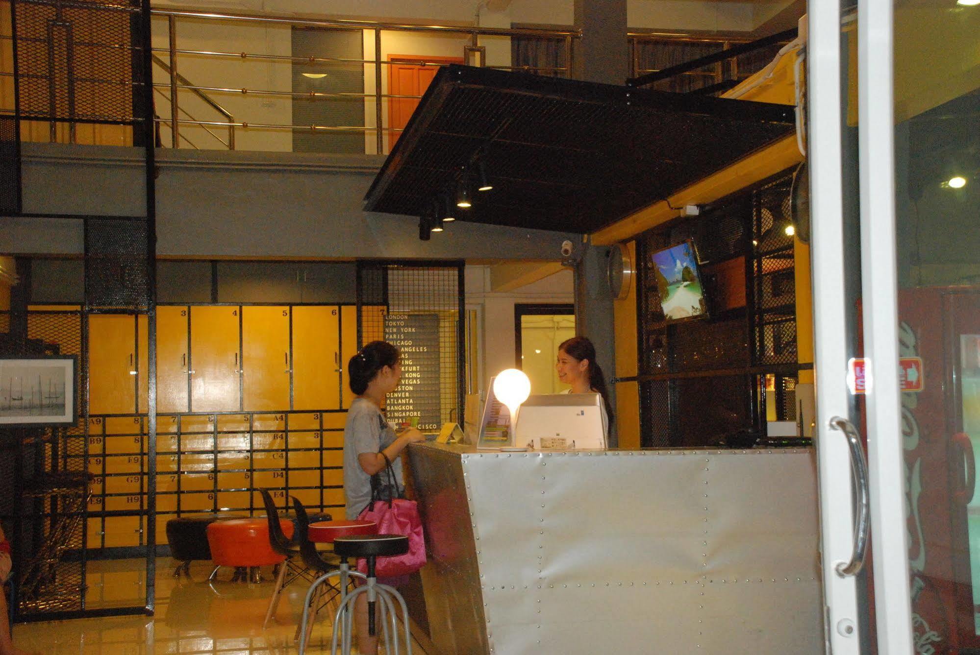 Oyes Hostel Krabi Exterior photo